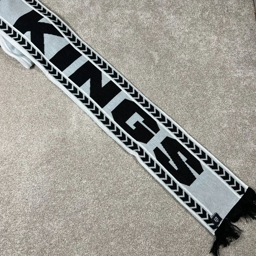 Adidas LA Kings NHL Knit Scarf Gray Black White Logo Fringe One Size